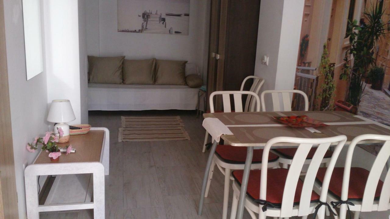 Madamme Curie Apartment Torrevieja Exterior photo